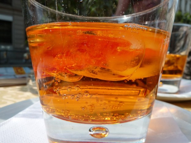 Crodino Aperitif with ice and orange 
