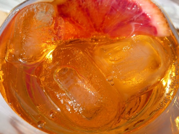 Crodino Drink zoomed in the glace with orange and ice