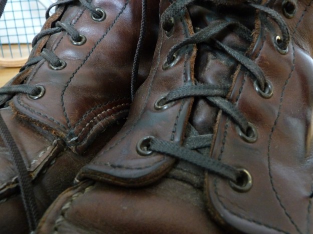 Red Wing 1908  moc toe front, laces view