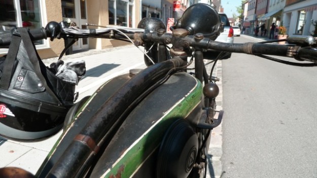 D-Rad R O/4 Motorbike handlebar backview