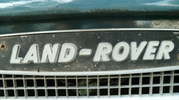 Land-Rover Defender grill old one 