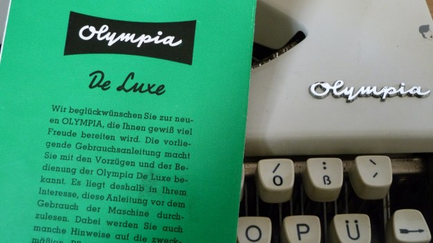 olympia de luxe travel typewriter instruction leaflet