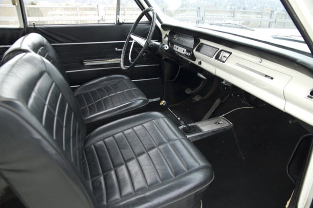 Opel Rekord A 2600 Coupé L6 - 1966 in white -  inside view from the left