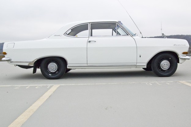 Opel Rekord A 2600 Coupé L6 - 1966 in white - sideview