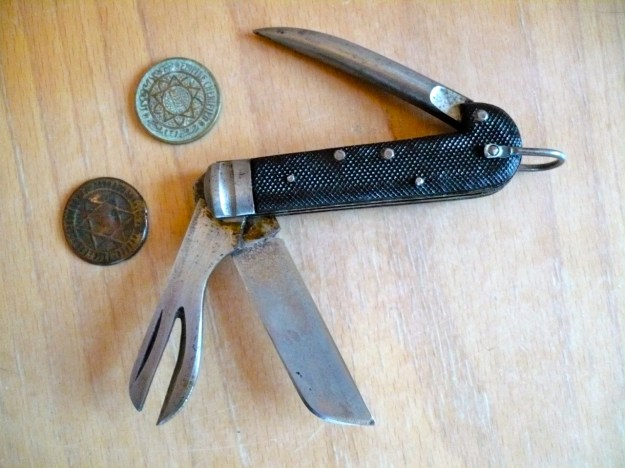 Italian navy sailor knife by simav napoli, with maroccan coins