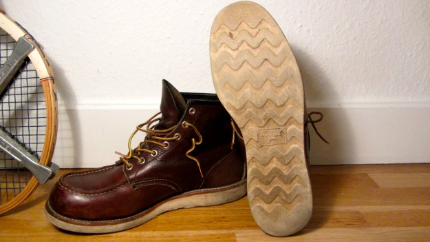 Red Wing boots 8138 moc toe brown used 6 inch Irish setter side view