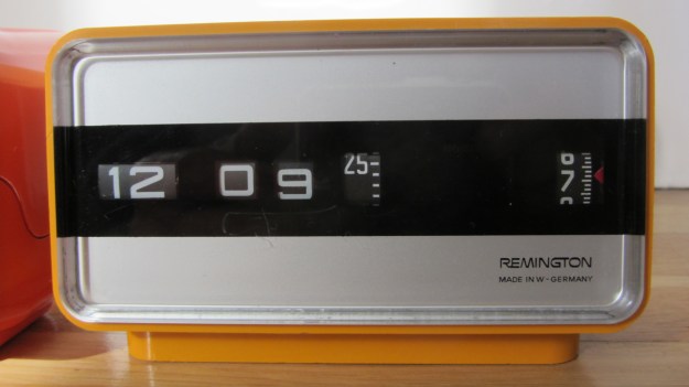 alarm clocks - 5 more minutes ! vintage remington sperry yellow 