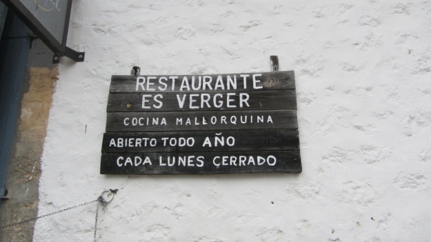 es verger restaurant alaró mallorca sign open times
