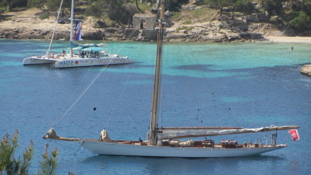 Moonbeam IV Yacht - anchored