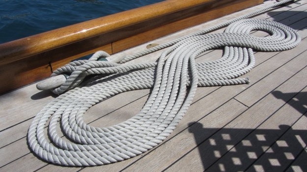 Moonbeam IV Yacht - ropes