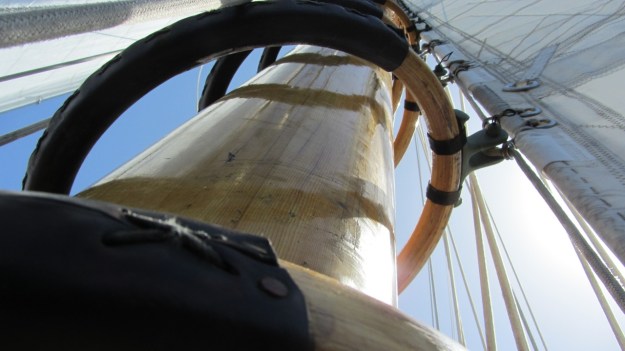 Moonbeam IV Yacht - detail mast