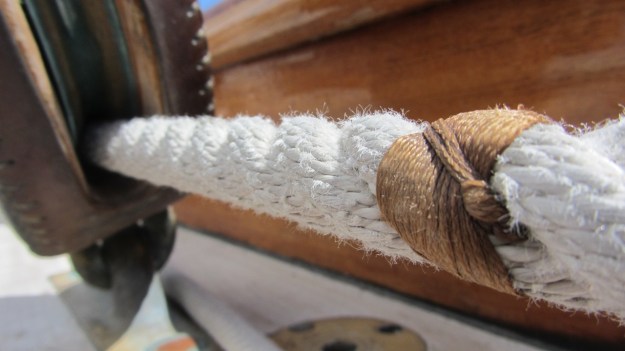 Moonbeam IV Yacht detail rope