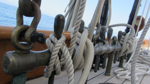 Moonbeam IV Yacht details - ropes