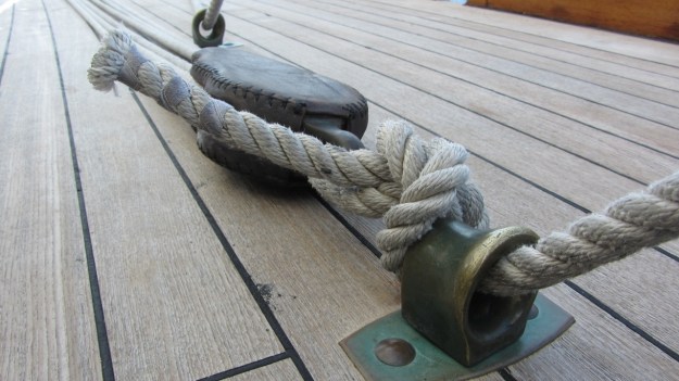 Moonbeam IV Yacht rope