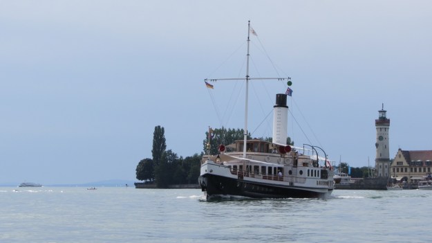 hohentwiel schaufelraddamper - paddlewheeler bodensee in front of the lindauer harbour
