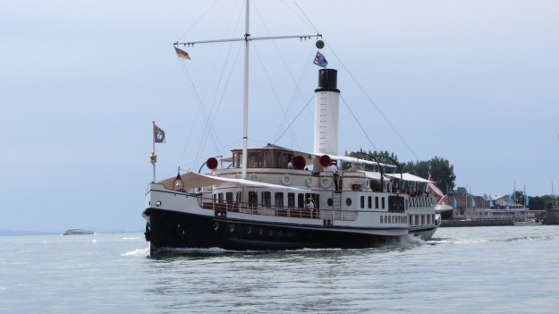 hohentwiel schaufelraddamper - paddlewheeler bodensee - lake of constance