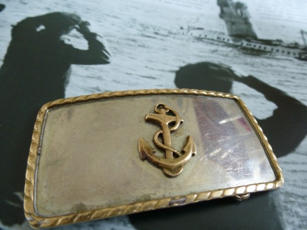 vintage us navy belt buckle front, with anchor 