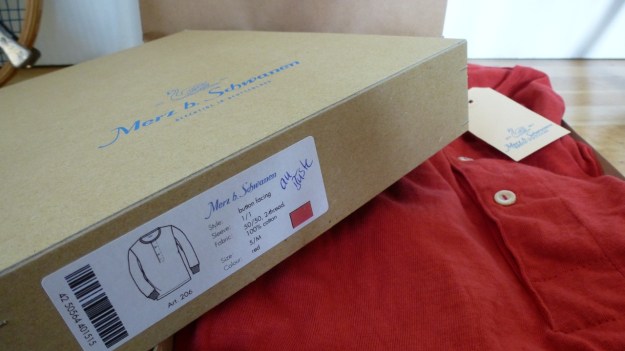 Merz b. Schwanen 206 button facing shirt red - box details