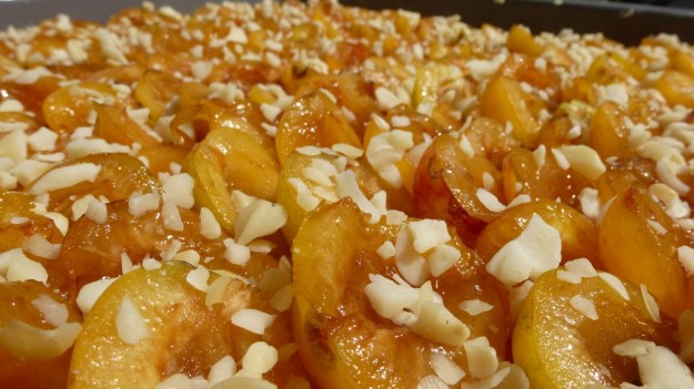 Sunday cake - Mirabellenkuchen mit Schlagsahne before the baking