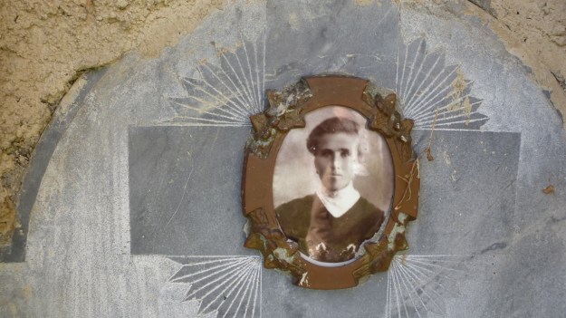 Valle Maira - Cemetery images of the loved ones