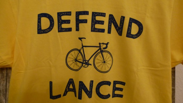 Defend Lance Armstrong - Pedal Pushers T-Shirt yellow tour de france