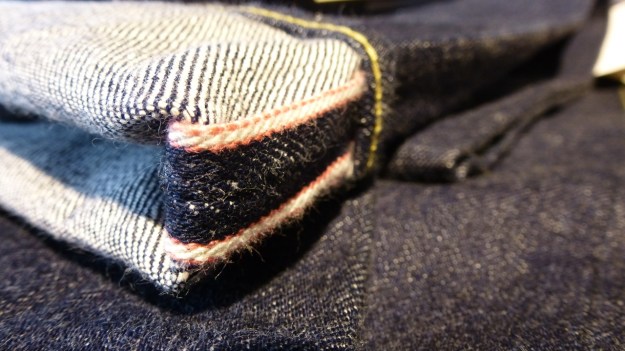 Ecke32 Manufacture Store Konstanz - momotaro jeans selvage denim pink