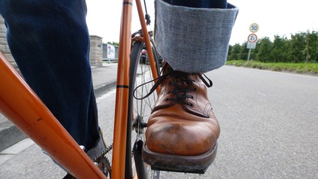 Red Wing 9013 Boots cycling with Fuji Singlespeed orange