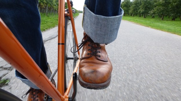 Red Wing 9013 Boots cycling with Fuji Singlespeed front left boot