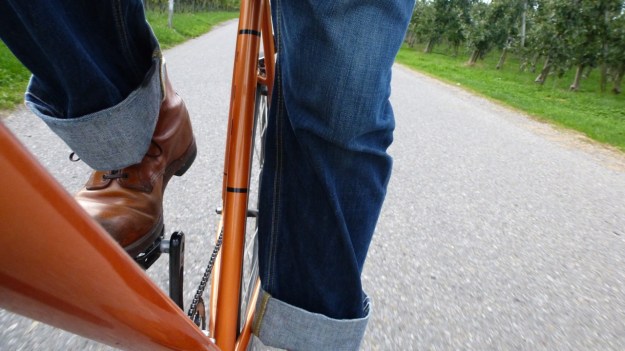 Red Wing 9013 Boots cycling with Fuji Singlespeed right shoe 