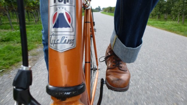Red Wing 9013 Boots cycling with Fuji Singlespeed streetride