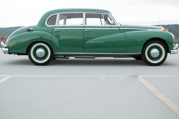 Mercedes-Benz 300 b W186 III Adenauer full sideview