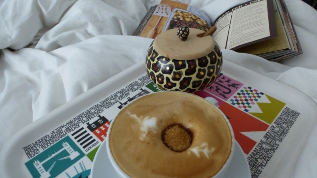 Sunday morning coffee, a fresh bread and pfote morning class in the bed for the lady