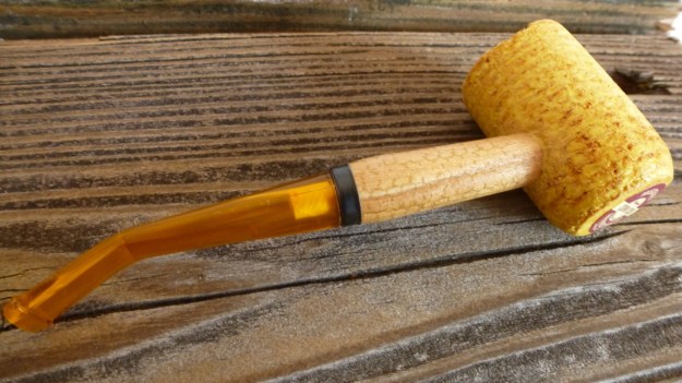 Missouri Meerschaum Corn Cob pipe
