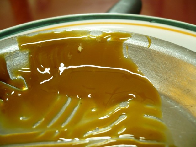 Cafe y medialunas y dulce de leche