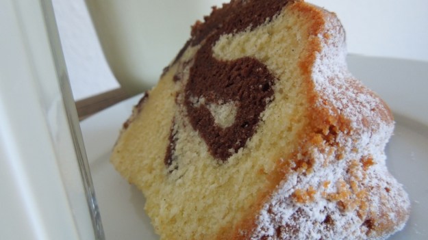 Marmorkuchen with milk 
