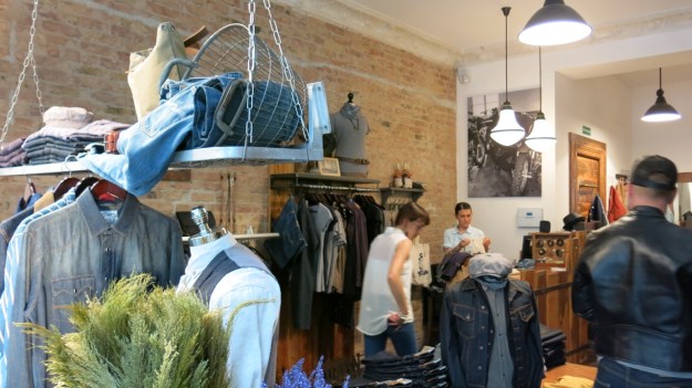 Peter Fields Berlin Shop visit - Feinschmuck logo