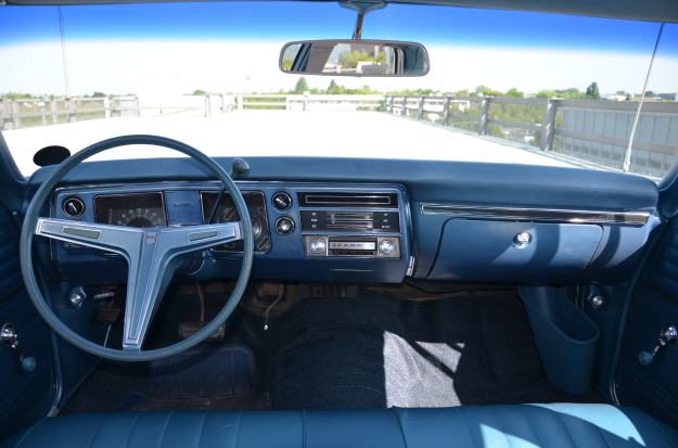 68er Chevelle Malibu Station Wagon cockpit