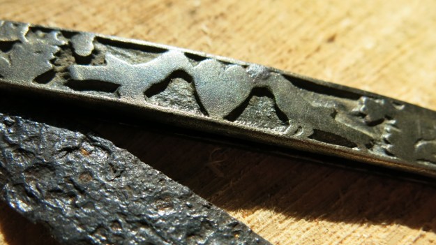 archeological pocket knife pigeons and heart 4