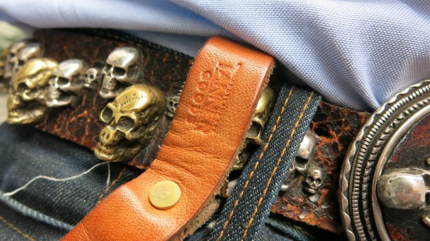 Skull belt and Tanner Goods Workmen Wallet on long tether detail