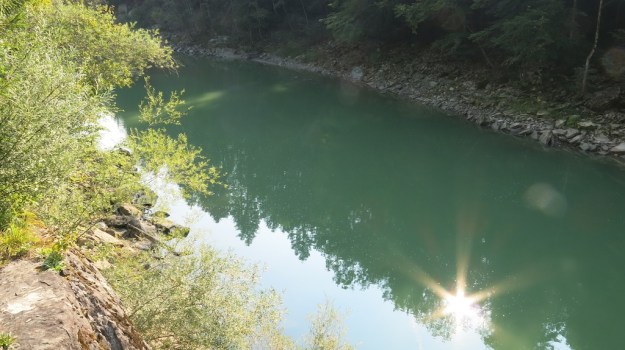 river camp and fish 048