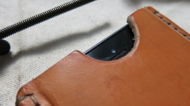 DIY hand sewn IPhone 5 leather sheath 724