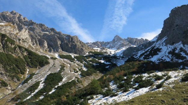 Hiking to the Sarotlahütte  798