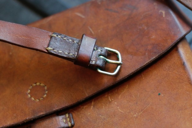 Schweizer Armee Ledertasche Karten Handgenäht Sattler Banga Selzach4