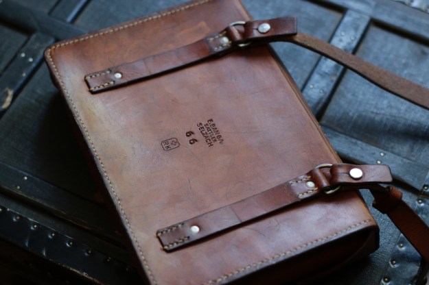 Schweizer Armee Ledertasche Karten Handgenäht Sattler Banga Selzach5